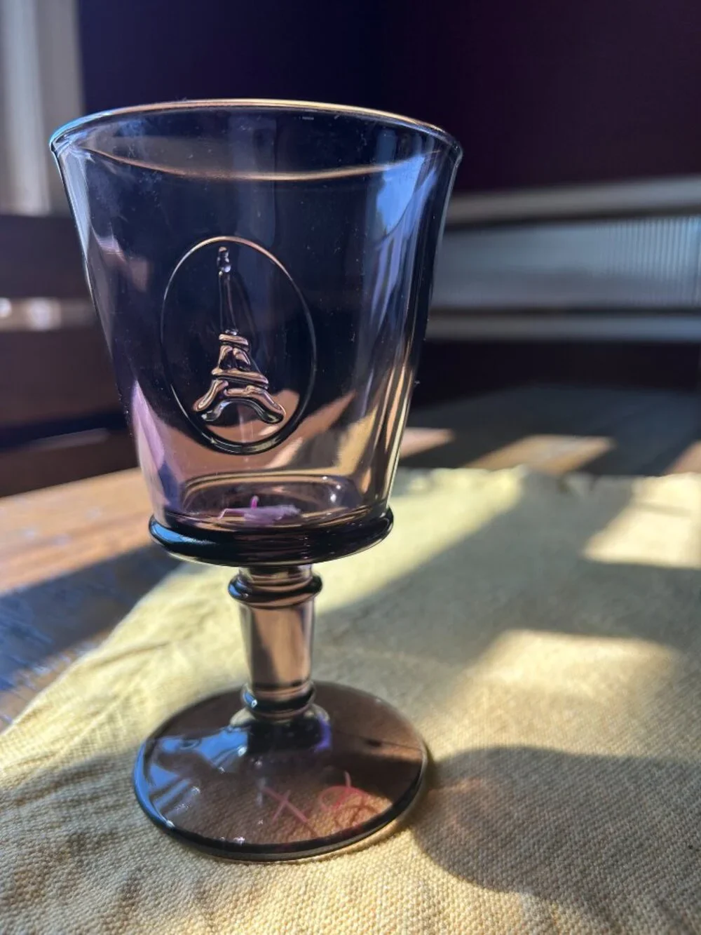Vintage  Rare   La Rochere  Eiffel Tower  wine Glasses  notable for it's smoky p